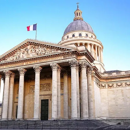 Superb Flat With Balcony - Near Notre-dame - 05 Paris